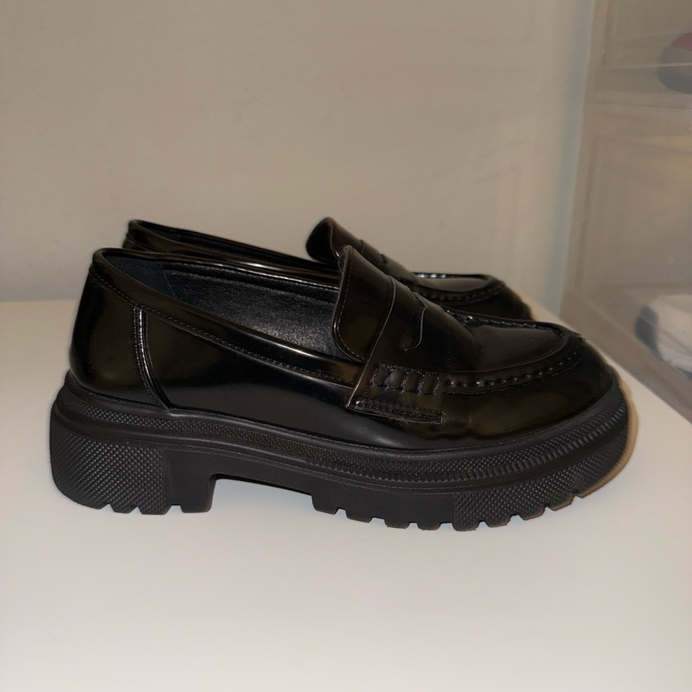 Platform (Glossy) Black Loafers | 6W